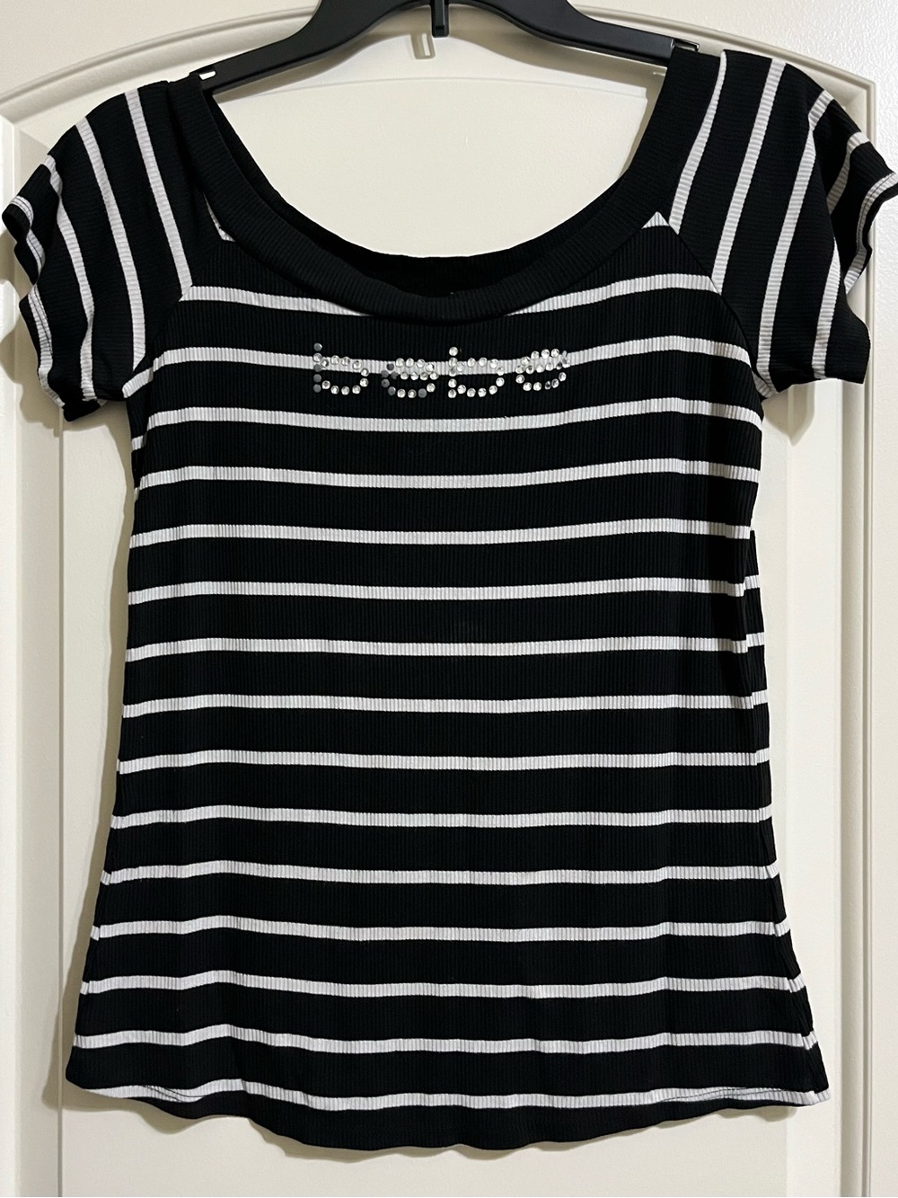 VINTAGE BEBE Black White Striped Scoop Neck Knit Top Rhinestone Accent Large